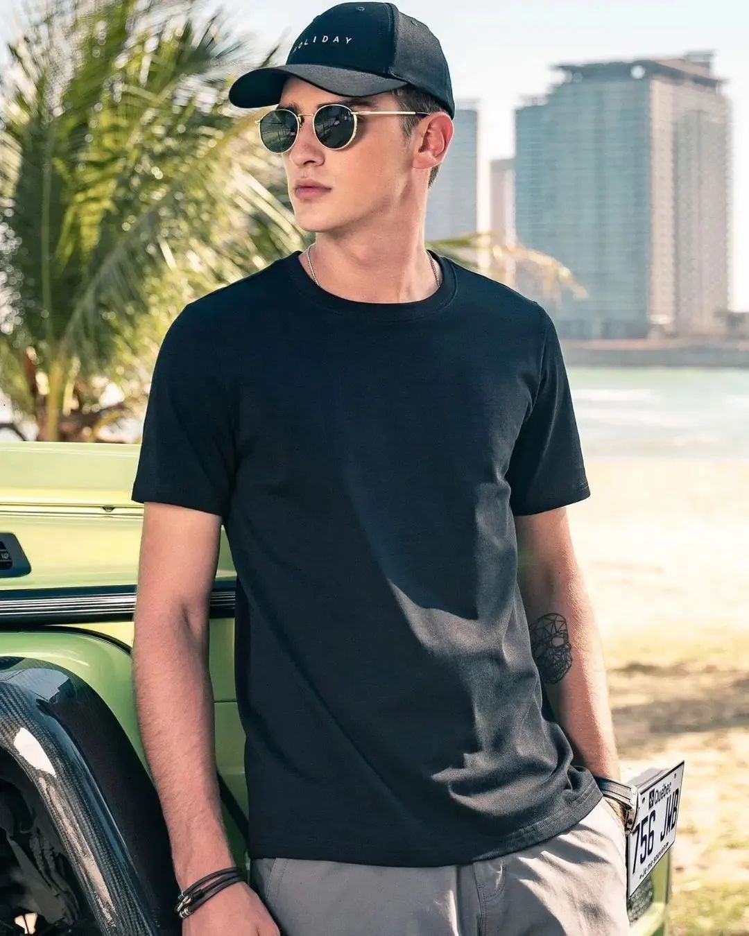 Black Classic Tee